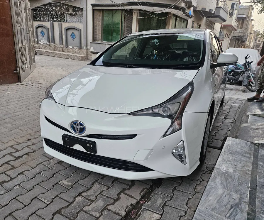 Toyota Prius 2018 for Sale in Lahore Image-1