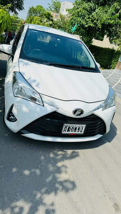 Toyota Vitz 2017 for Sale in Lahore Image-1