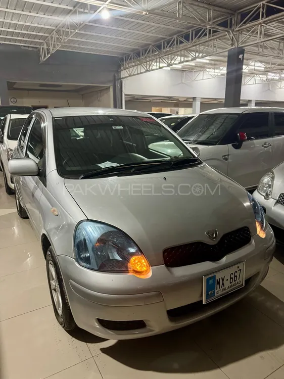 Toyota Vitz 2004 for Sale in Peshawar Image-1