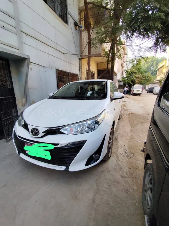 Toyota Yaris Sedan 2021 for Sale in Karachi Image-1