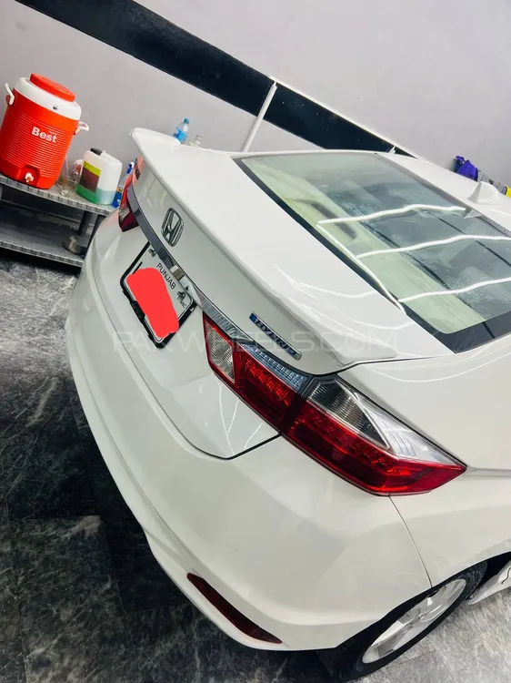 Honda Grace Hybrid 2014 for Sale in Islamabad Image-1