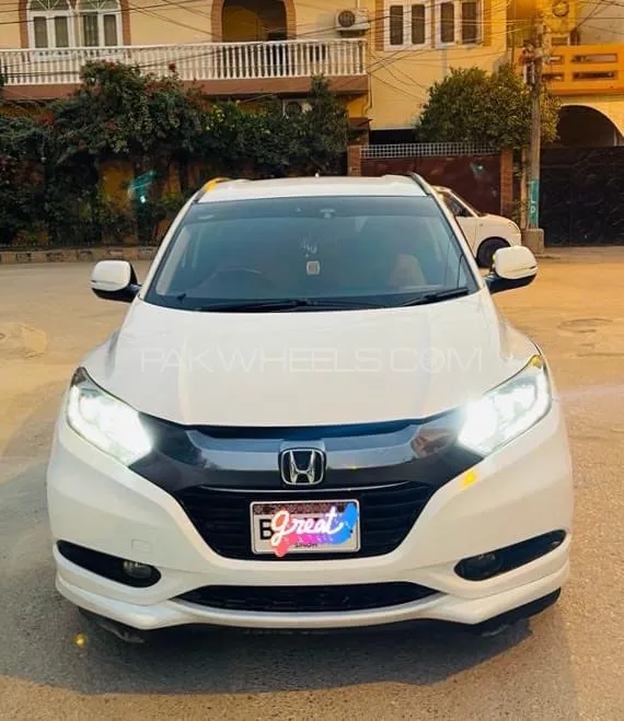 Honda Vezel 2014 for Sale in Karachi Image-1