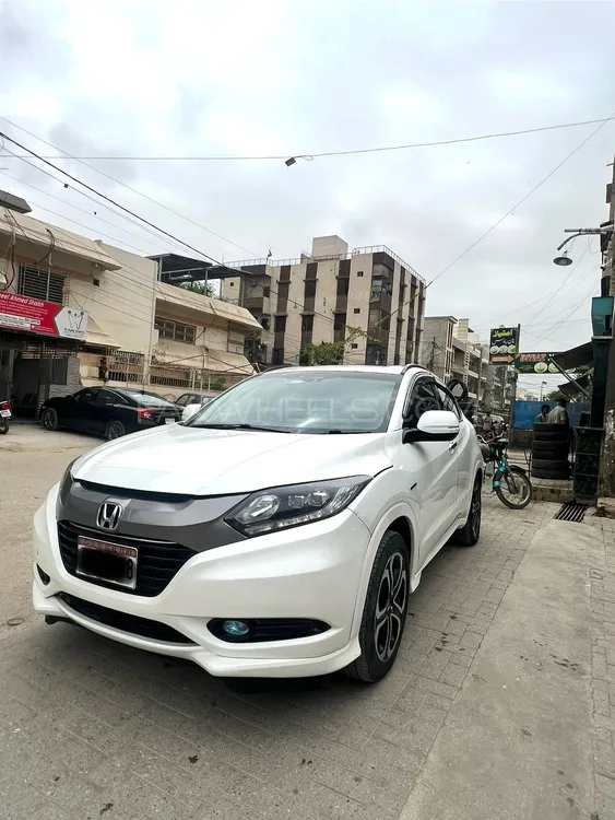 Honda Vezel 2014 for Sale in Karachi Image-1