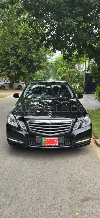 Mercedes Benz E Class 2010 for Sale in Lahore Image-1