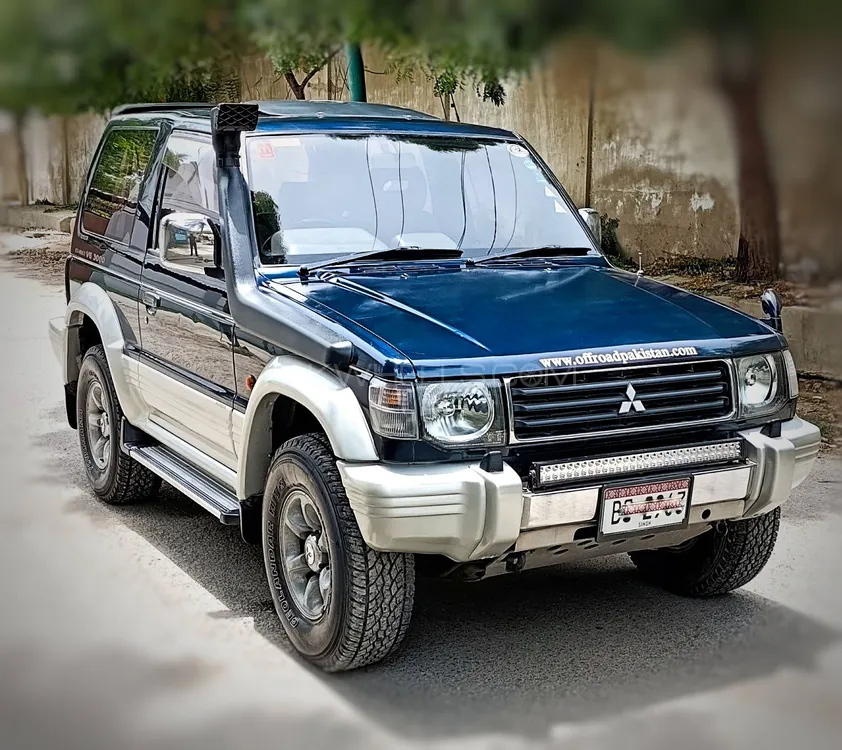 Mitsubishi Pajero 1993 for Sale in Karachi Image-1