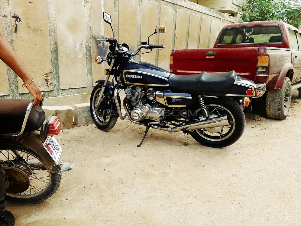 Suzuki GS750 1983 for Sale Image-1