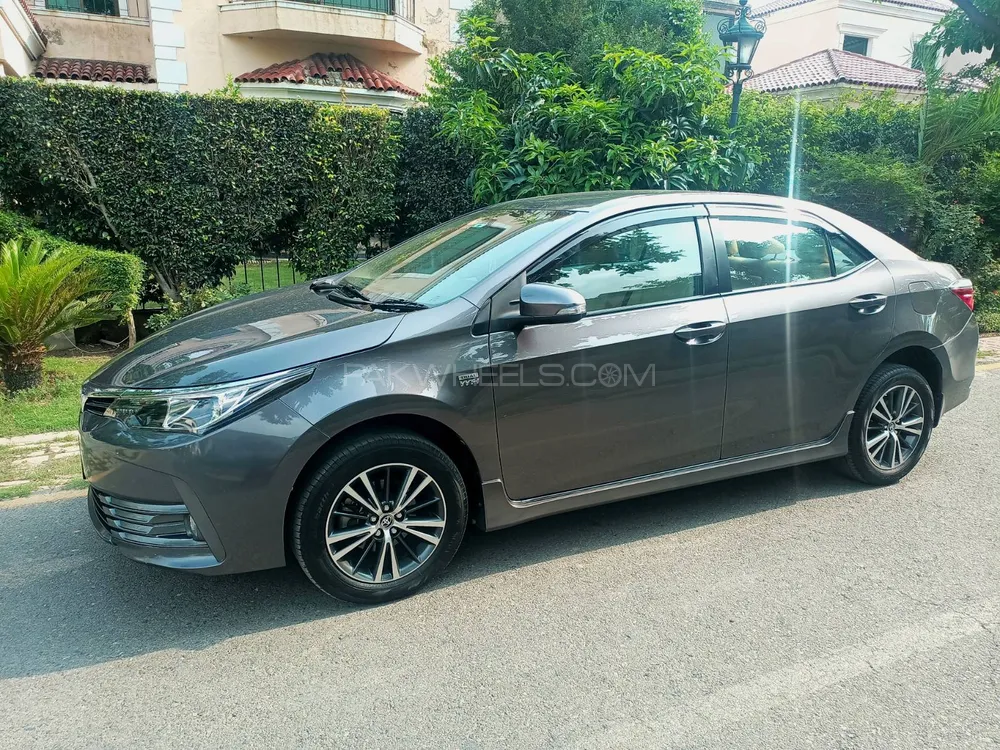 Toyota Corolla 2020 for Sale in Lahore Image-1