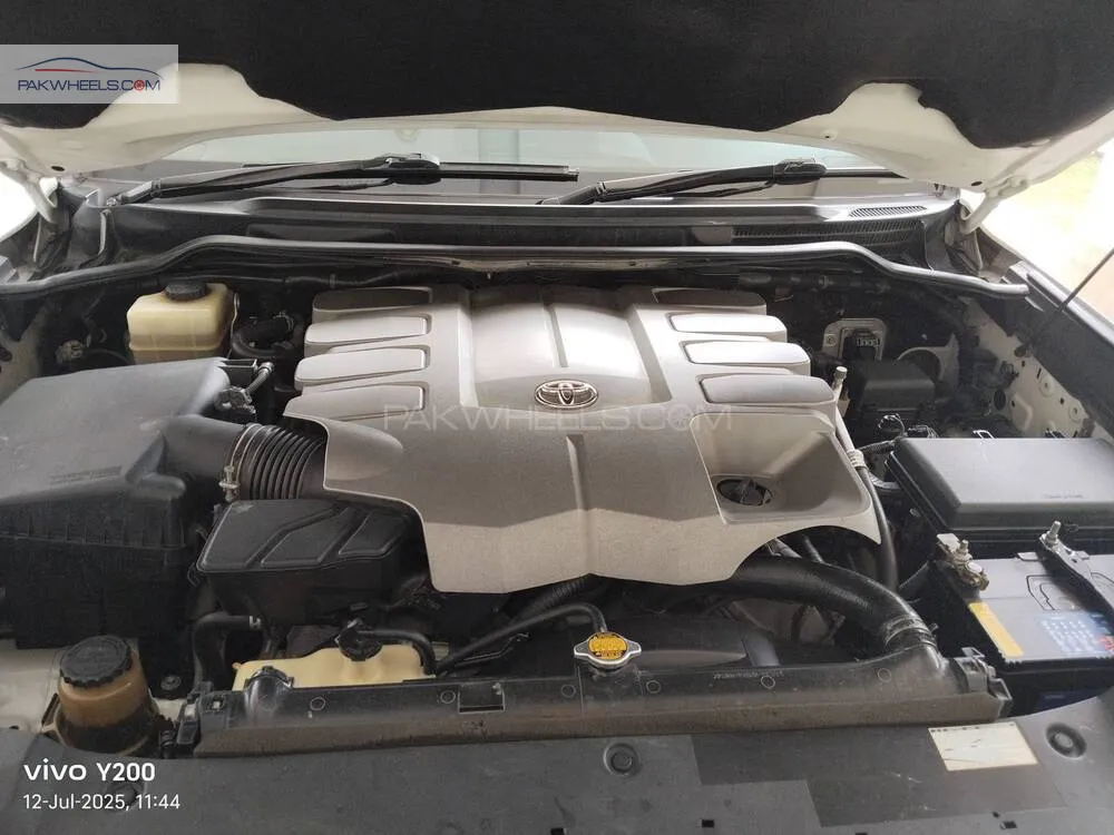 Toyota Land Cruiser 2016 for Sale in Lahore Toyota Land Cruiser 2016 for Sale in Lahore Image-8