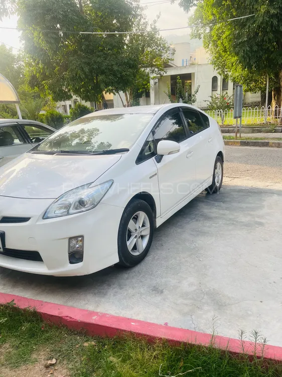Toyota Prius 2011 for Sale in Islamabad Image-1