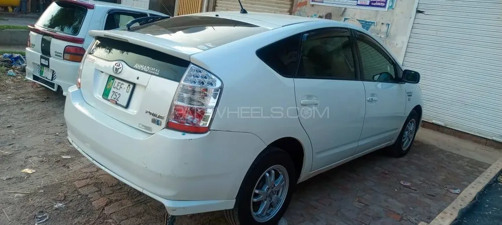 Toyota Prius 2013 for Sale in Lahore Image-1
