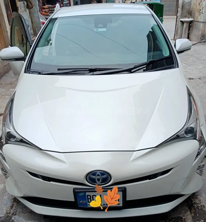 Toyota Prius 2017 for Sale in Peshawar Image-1