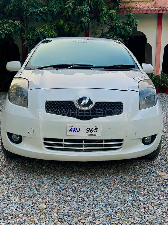 Toyota Vitz 2005 for Sale in Peshawar Image-1