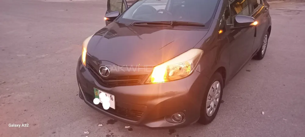 Toyota Vitz 2011 for Sale in Islamabad Image-1