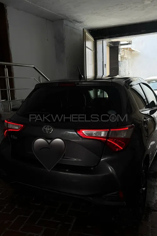 Toyota Vitz 2018 for Sale in Islamabad Image-1