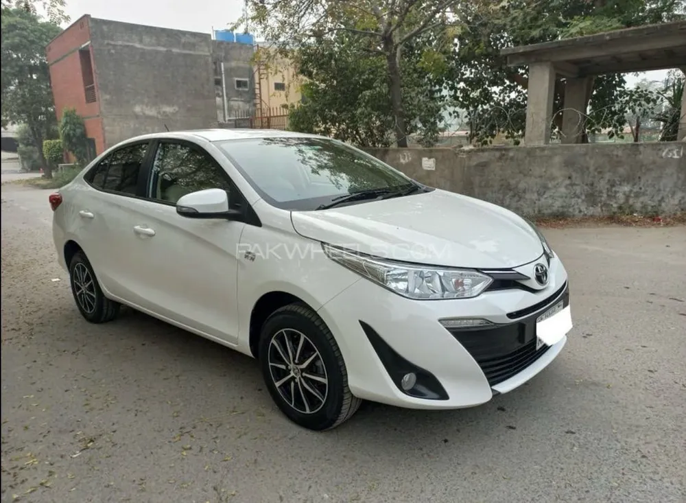 Toyota Yaris Sedan 2021 for Sale in Lahore Image-1
