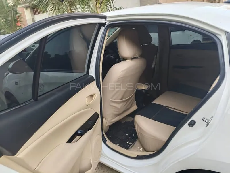 Toyota Yaris Sedan 2021 for Sale in Karachi Image-1