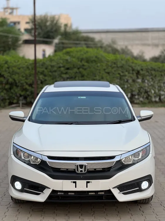 Honda Civic 2017 for Sale in Peshawar Image-1