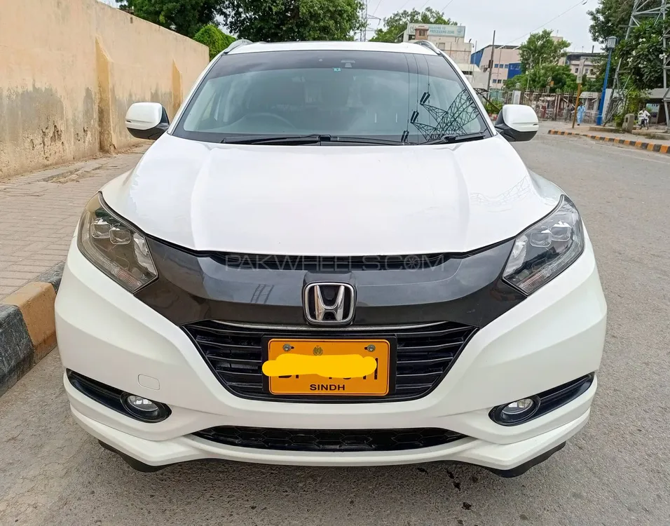 Honda Vezel 2015 for Sale in Karachi Image-1