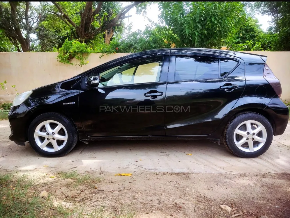 Toyota Aqua 2013 for Sale in Karachi Image-1