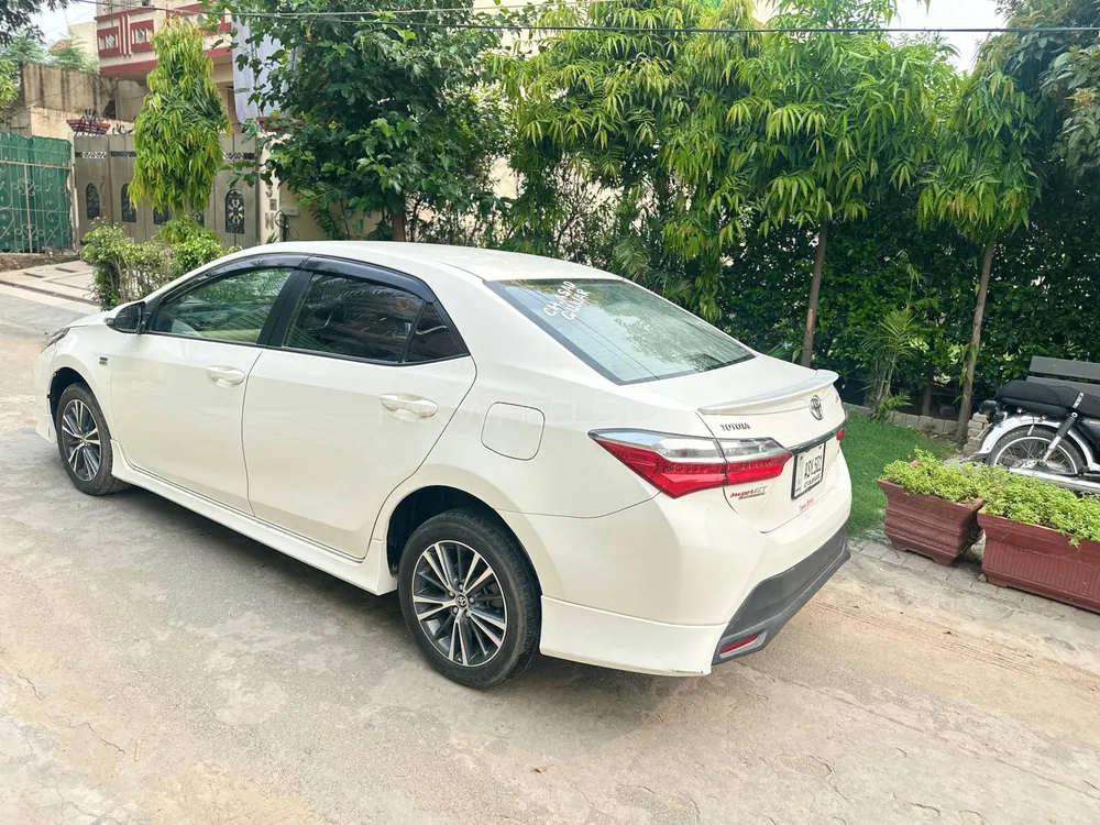 Toyota Corolla 2021 for Sale in Lahore Image-1