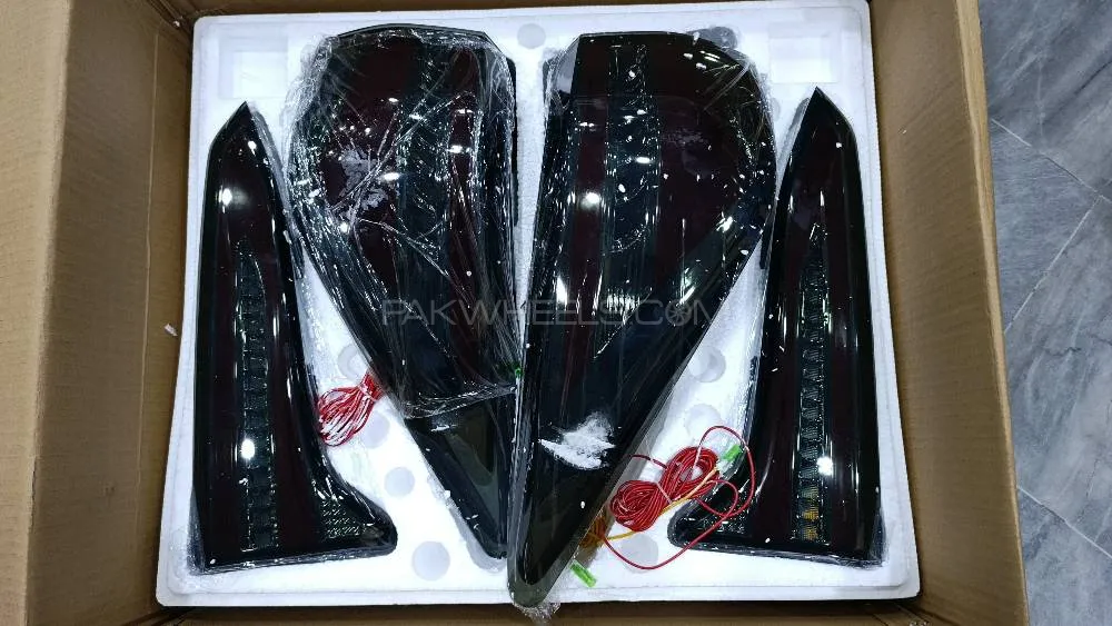Toyota Fortuner Back Light Legender Style Red/Smoke Image-1