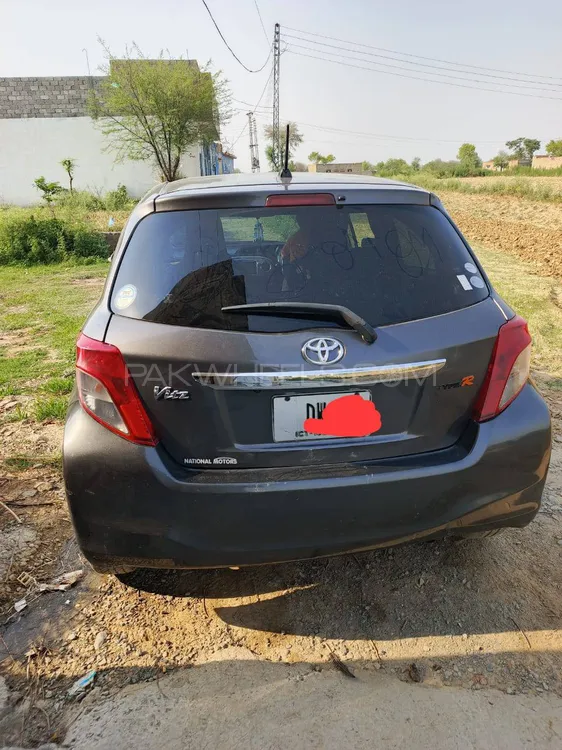 Toyota Vitz 2011 for Sale in Haripur Image-1