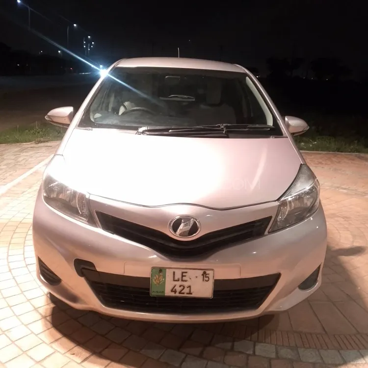 Toyota Vitz 2012 for Sale in Lahore Image-1