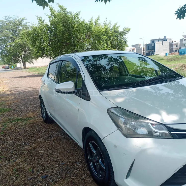 Toyota Vitz 2015 for Sale in Sargodha Image-1