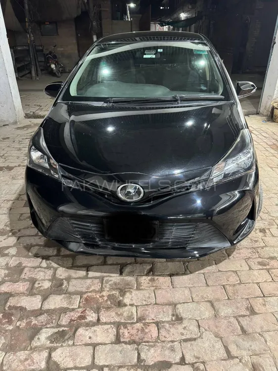 Toyota Vitz 2016 for Sale in Lahore Image-1