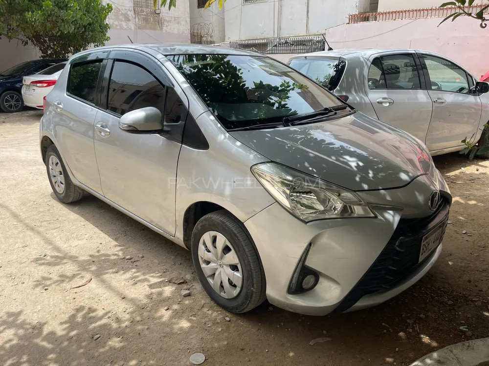 Toyota Vitz 2017 for Sale in Karachi Image-1