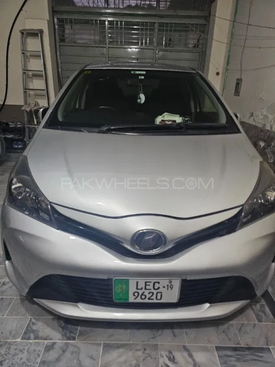 Toyota Vitz 2014 for Sale in Kamra Image-1