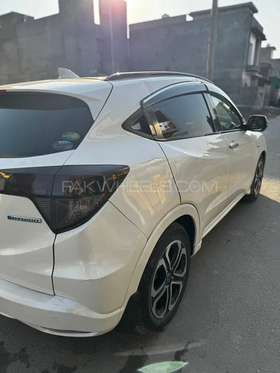 Honda Vezel 2017 for Sale in Lahore Image-1
