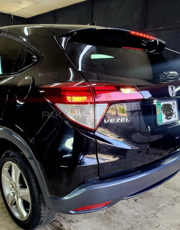 Honda Vezel 2016 for Sale in Lahore Image-1