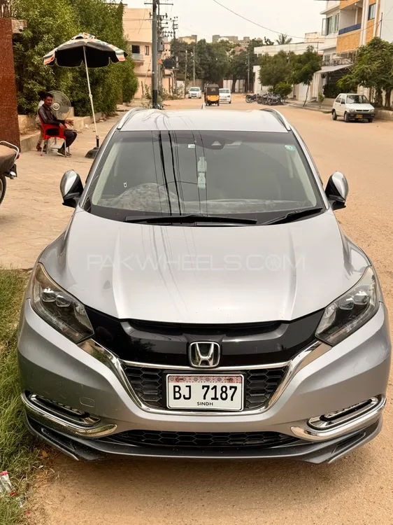 Honda Vezel 2016 for Sale in Karachi Image-1
