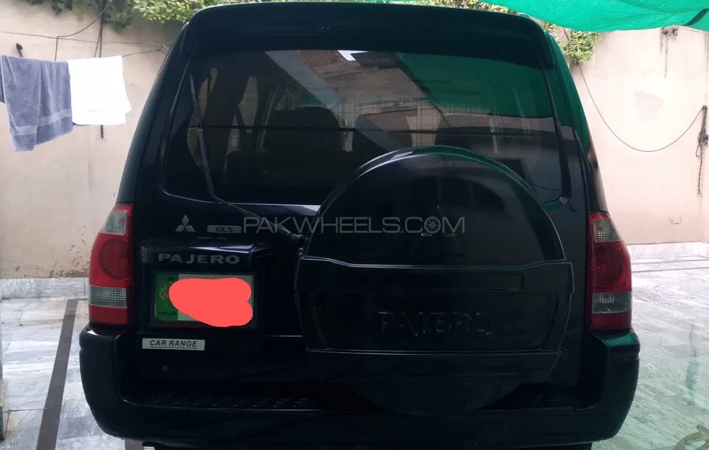 Mitsubishi Pajero 2004 for Sale in Jaranwala Image-1