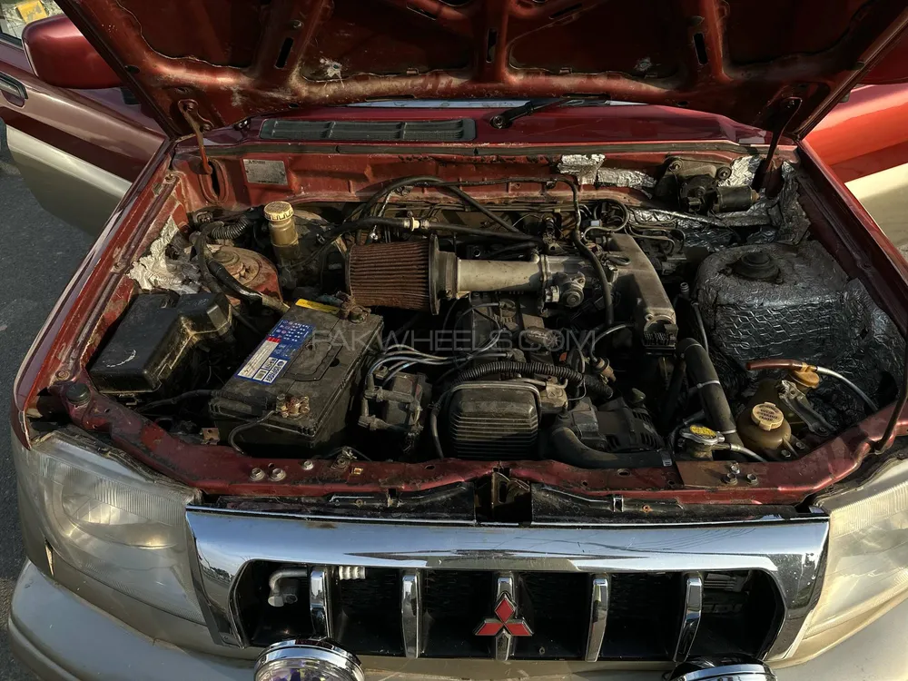 Mitsubishi Pajero 2000 for Sale in Lahore Mitsubishi Pajero 2000 for Sale in Lahore Image-13