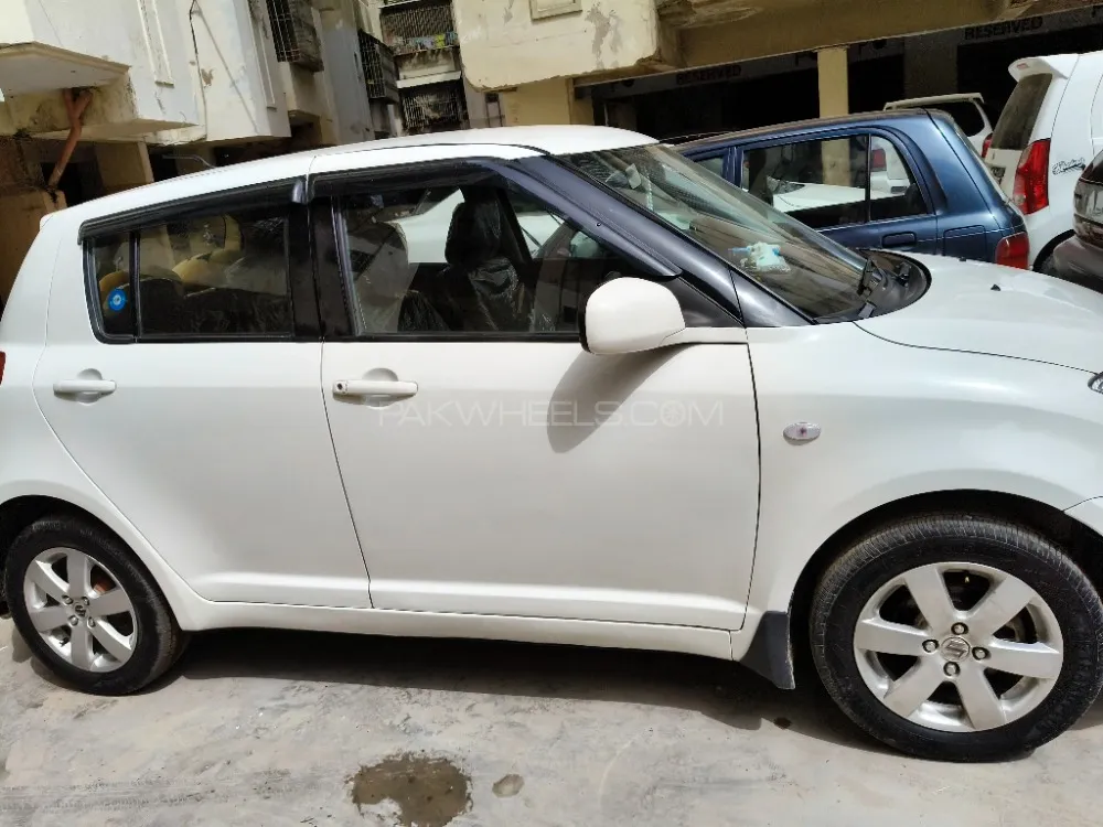 Suzuki Swift 2013 for Sale in Karachi Image-1
