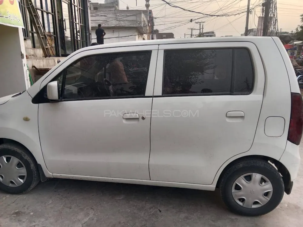 Suzuki Wagon R 2017 for Sale in Sahiwal Image-1