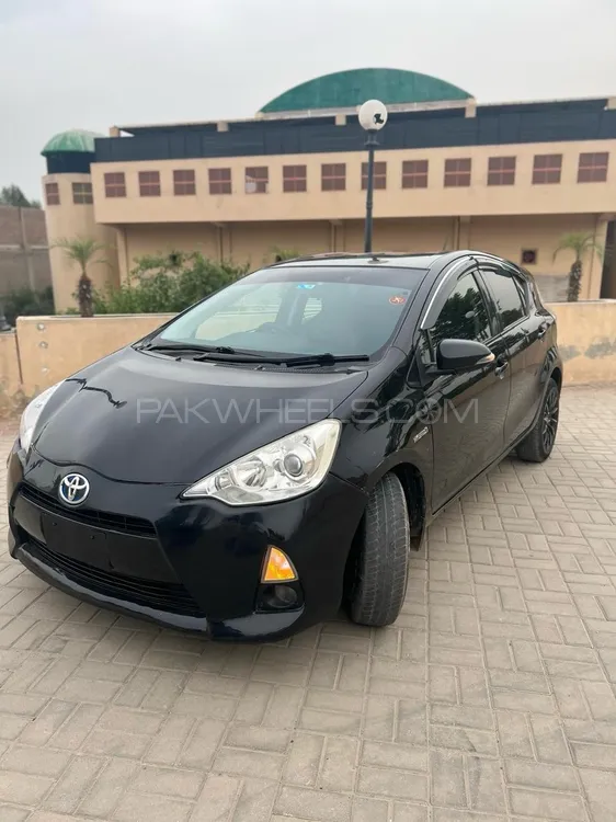 Toyota Aqua 2012 for Sale in Multan Image-1