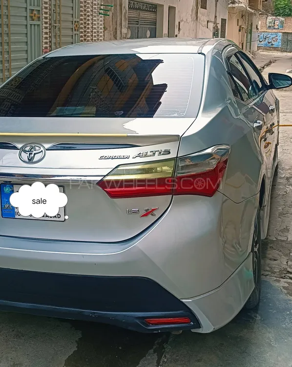 Toyota Corolla 2016 for Sale in Peshawar Image-1