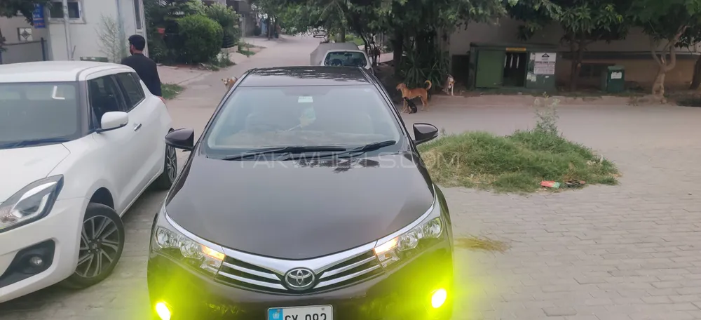 Toyota Corolla 2015 for Sale in Islamabad Image-1
