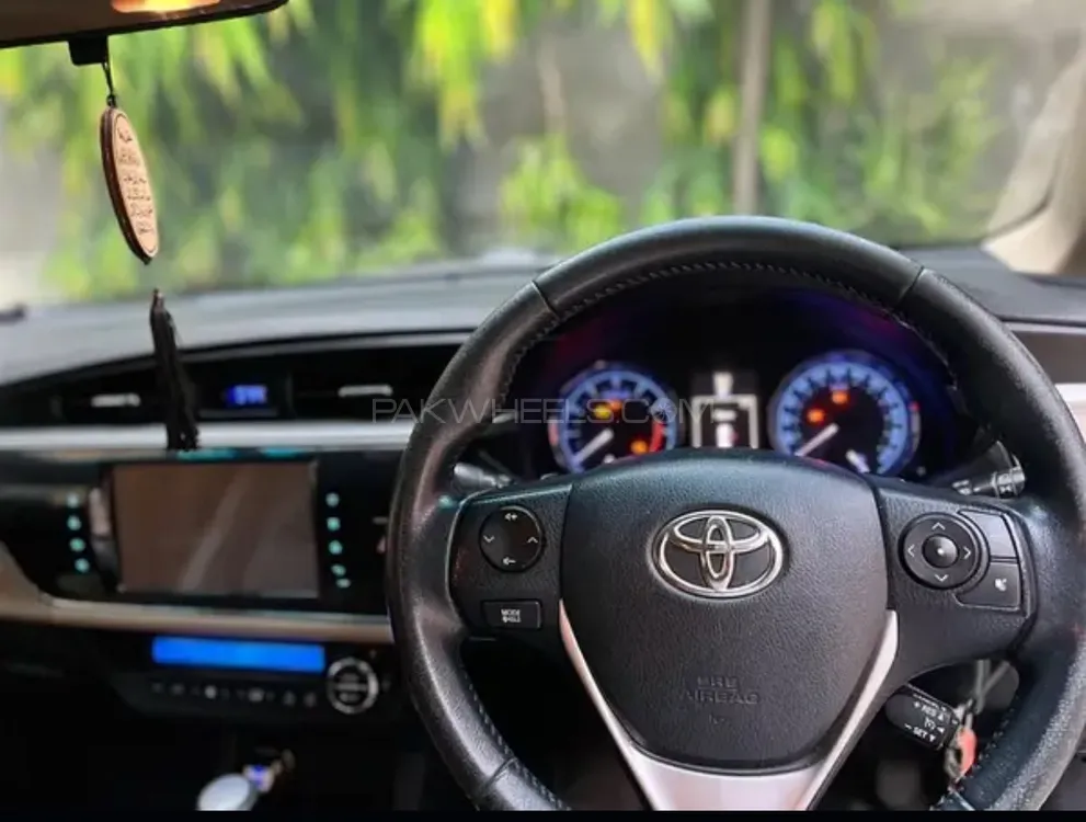 Toyota Corolla 2017 for Sale in Karachi Image-1