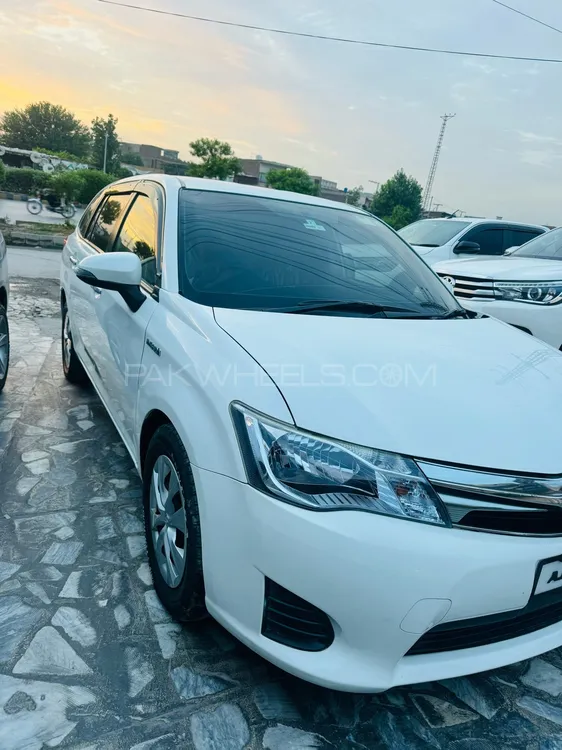 Toyota Corolla Axio 2014 for Sale in Peshawar Image-1