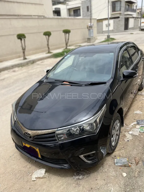 Toyota Corolla 2015 for Sale in Karachi Image-1