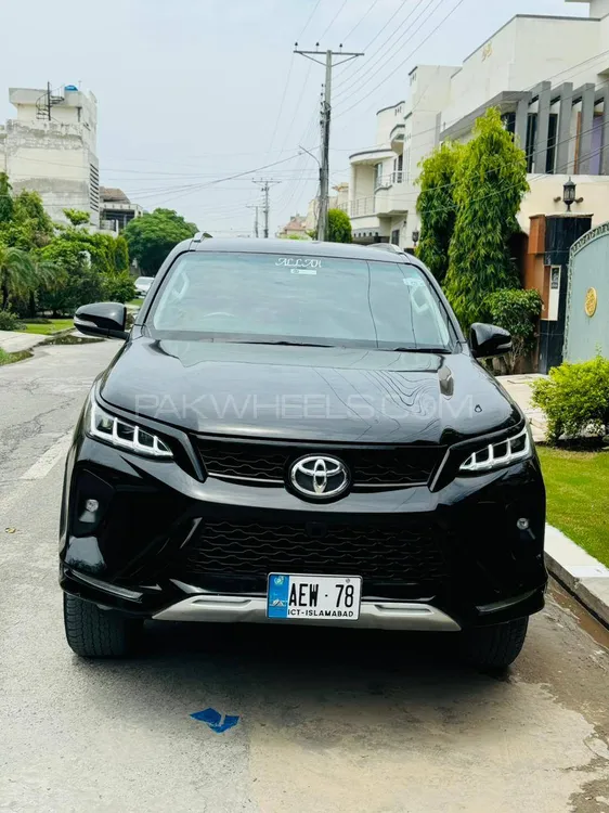 Toyota Fortuner 2017 for Sale in Lahore Image-1