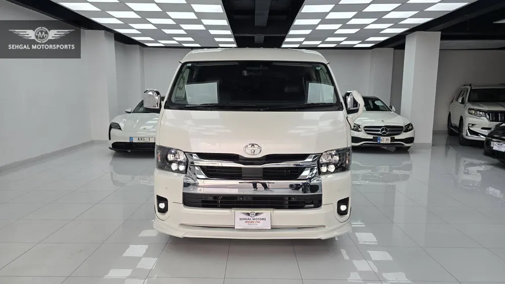 Toyota Hiace 2023 for Sale in Islamabad Image-1