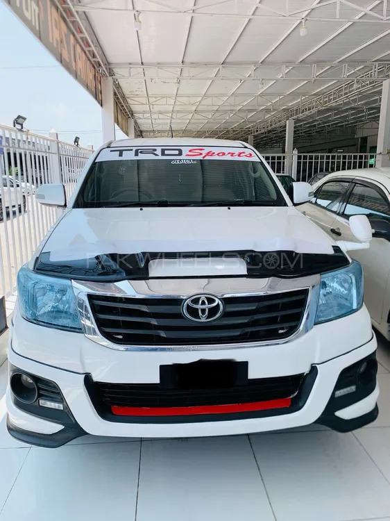 Toyota Hilux 2015 for Sale in Peshawar Image-1