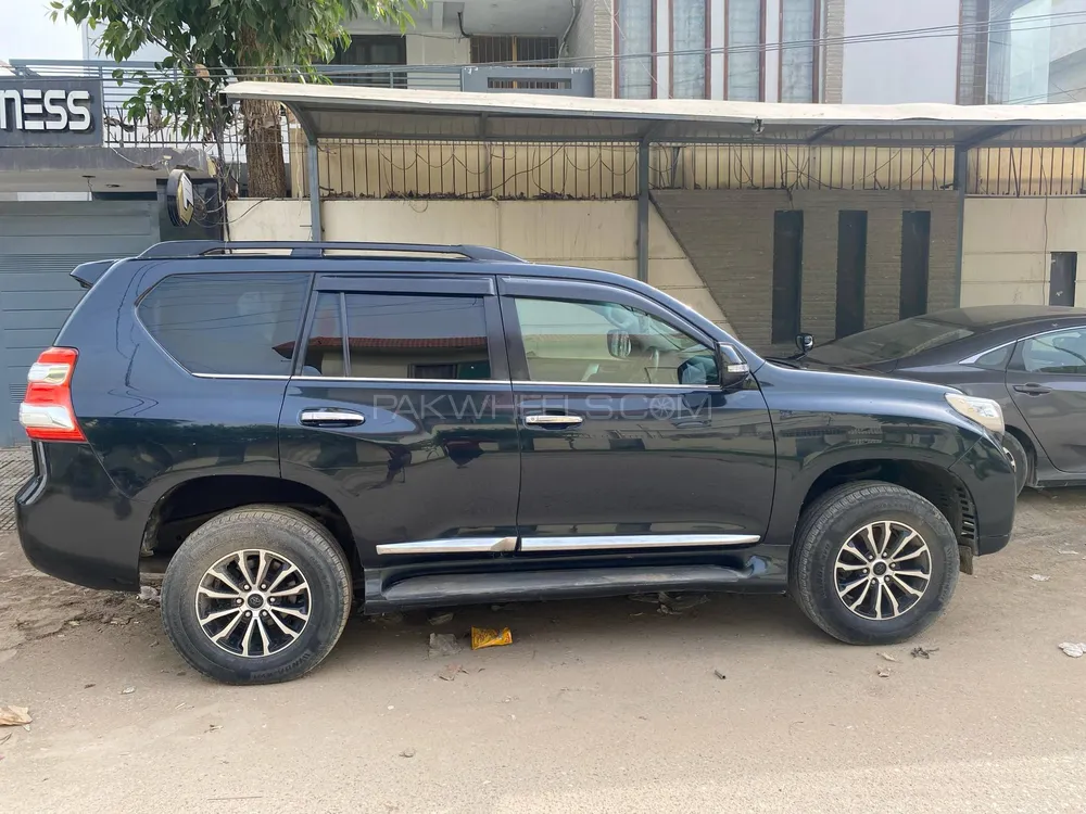 Toyota Prado 2009 for Sale in Karachi Image-1