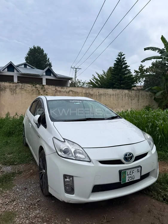 Toyota Prius 2011 for Sale in Abbottabad Image-1
