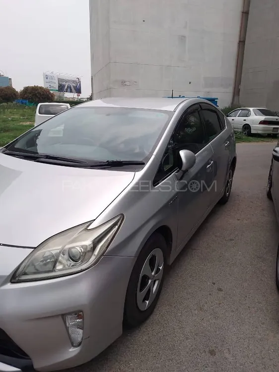 Toyota Prius 2013 for Sale in Lahore Image-1